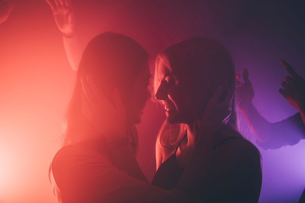 Première expérience en club échangiste : ce qu'on ne vous dit jamais avant