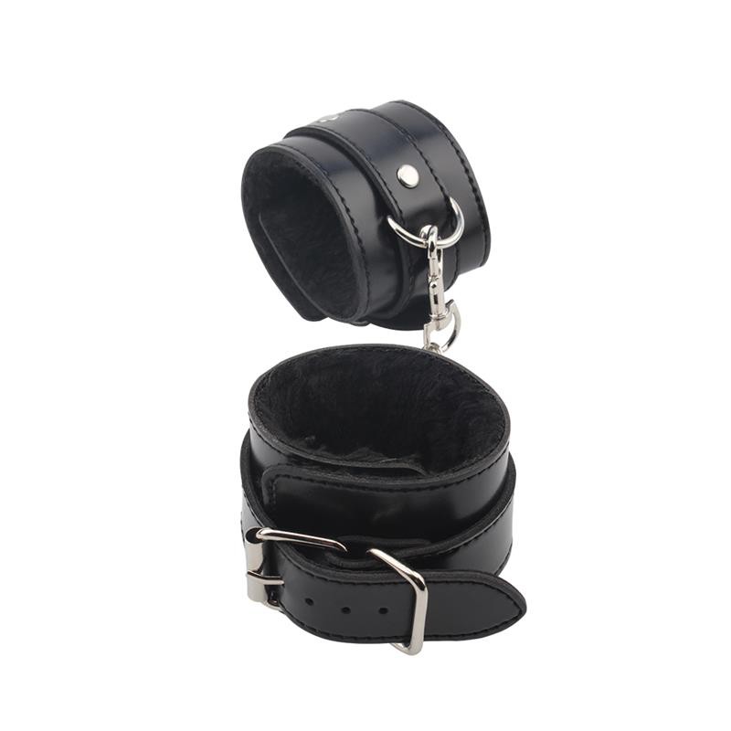 Chisa Novelties Menottes Noires avec Fourrure
