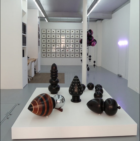 Exposition de plugs géants